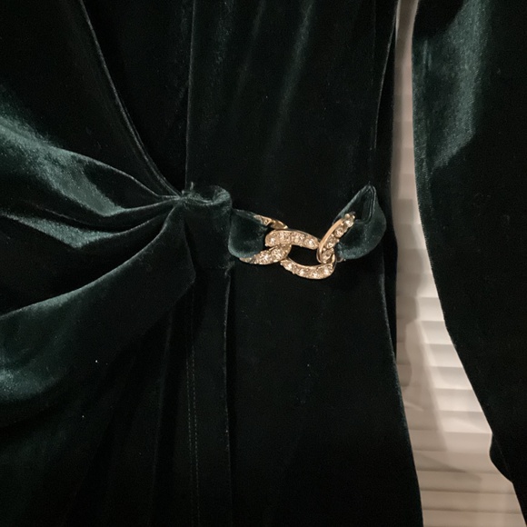 Anne Klein Emerald Green Velvet Cocktail Dress, Size 10 - Picture 4 of 6